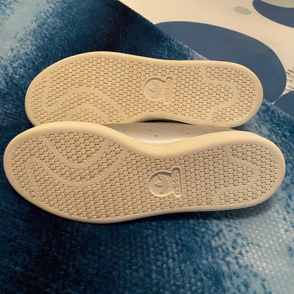 New Adidas Silver Tennis Shoes - Picture 4 of 7